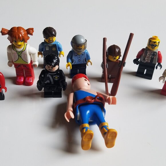Lego Mini Figure Pieces - Picture 1 of 8